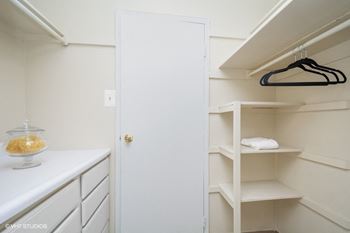 Closets systems designed to keep your home organized